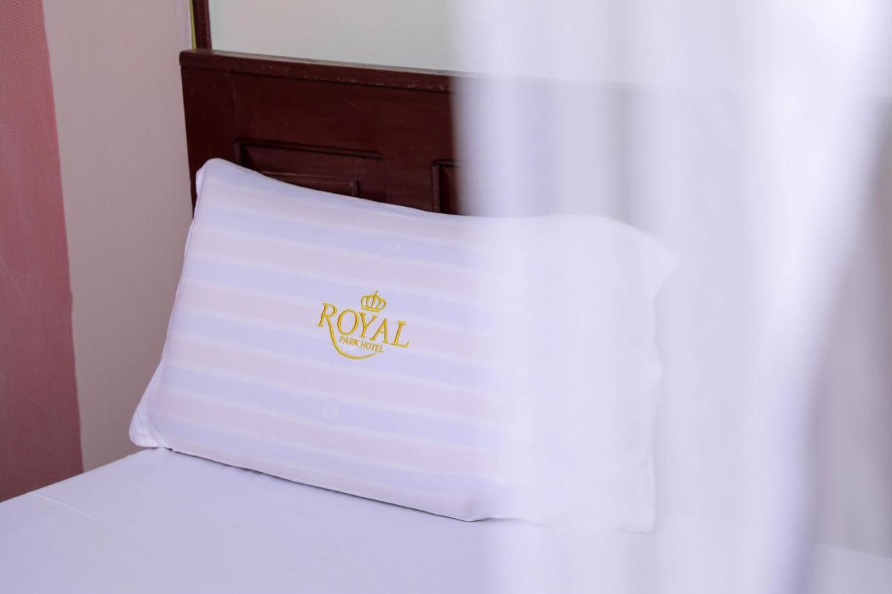 Royal Park Hotel Jinja Buitenkant foto